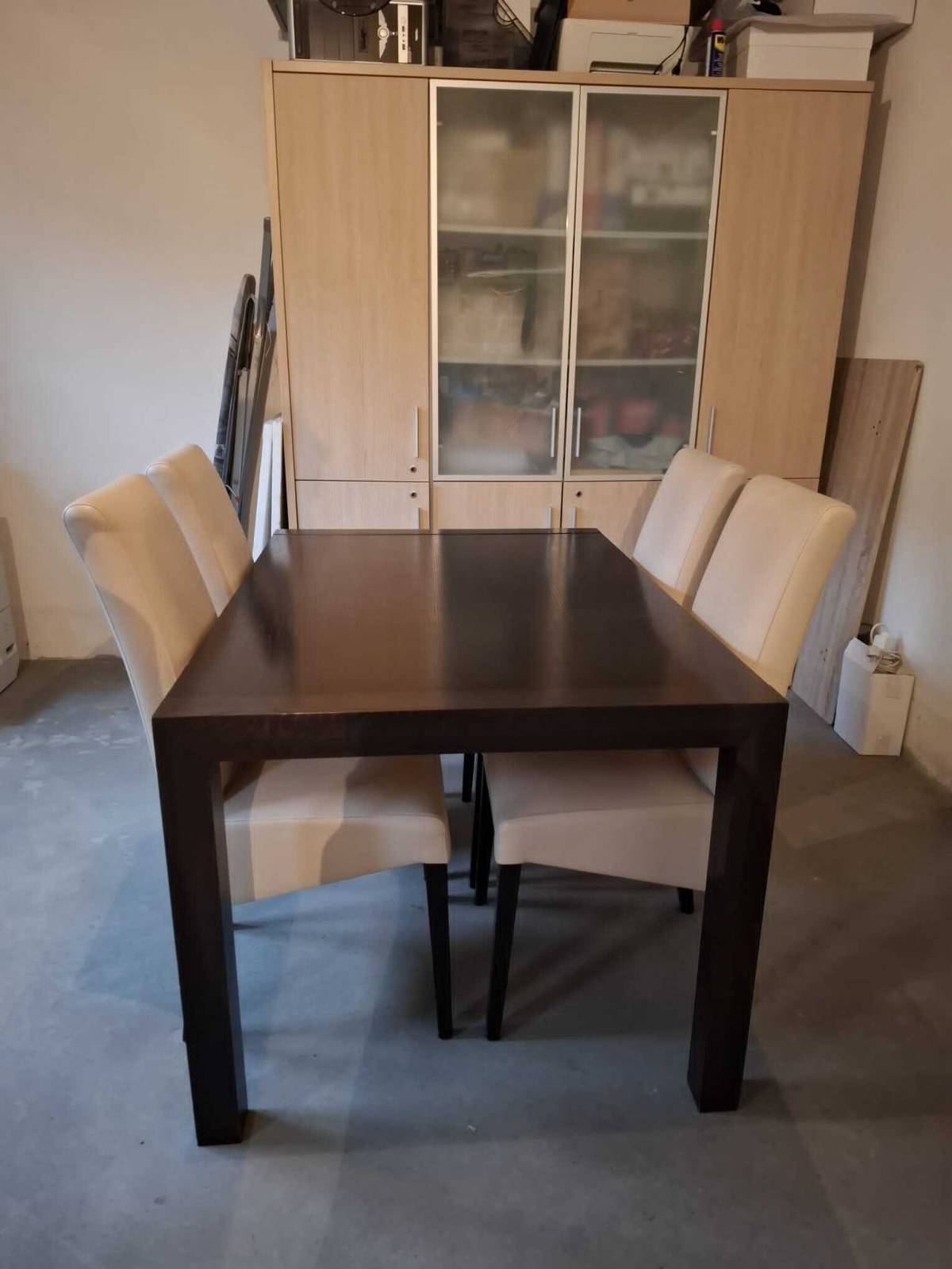 Blagovaonski stol i 4 stolice