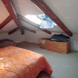 Blizina grada Umaga. Prodaje se duplex kuća, 123.65 m2 na samoj obali mora, 10 metara do mora.