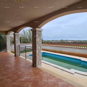 Blizina grada Vodnjana, kuća za odmor sa bazenom.