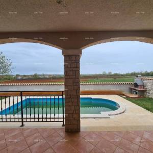 Blizina grada Vodnjana, kuća za odmor sa bazenom.