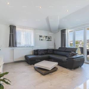 Blizina Medulinskih hotela, namješten i odmah useljiv apartman.