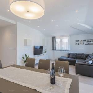 Blizina Medulinskih hotela, namješten i odmah useljiv apartman.