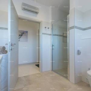 Blizina Medulinskih hotela, namješten i odmah useljiv apartman.