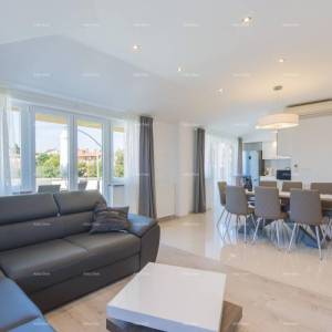 Blizina Medulinskih hotela, namješten i odmah useljiv apartman.