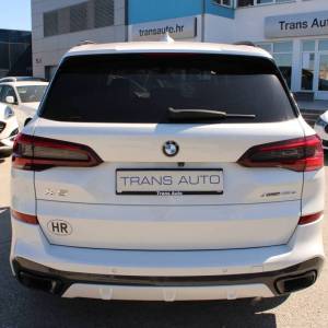 BMW X5 xDrive 45e M-paket *LED, NAVIGACIJA, KAMERA*