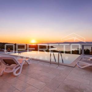 Brač ekskluzivno imanje s vilom, panoramskim pogledom i 8000 m² zemljišta, blizi