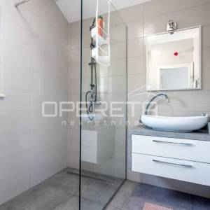 Brač ekskluzivno imanje s vilom, panoramskim pogledom i 8000 m² zemljišta, blizi