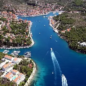 Brač, Milna, prodaje se atraktivno građevinsko zemljište