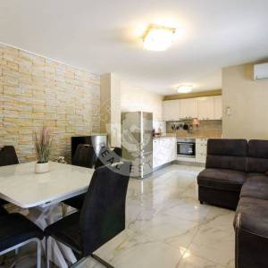 Bribir, Samostojeća kuća sa bazenom, 110m2