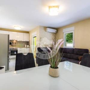 Bribir, Samostojeća kuća sa bazenom, 110m2