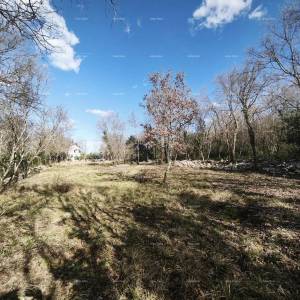 Buje – građevinsko zemljište 1.086 m² s pogledom na more