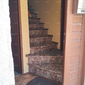 Buje! Kuća na tri etaže u centru,