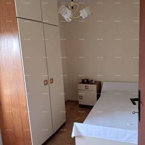 Buje! Kuća na tri etaže u centru,