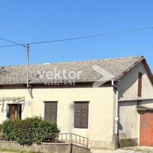 Čavle – samostojeća kuća s okućnicom, prilika! 