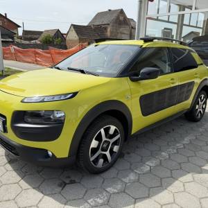 Citroën C4 Cactus SHINE 1,6 BlueHDi - NOVA REGA, NAVIGACIJA, UREDAN