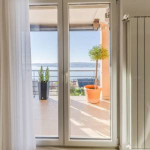 CRIKVENICA - Apartmanska kuća s panoramskim pogledom na more