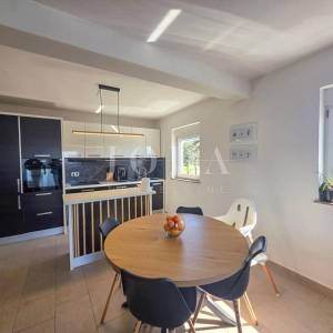 Crikvenica- Dvoetažni stan u mirnom dijelu 