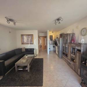 Crikvenica-stan na dobroj lokaciji 