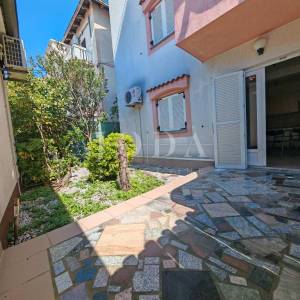 Crikvenica stan u centru sa okucnicom