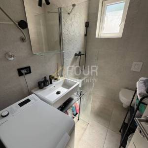 Crikvenica, višeetažni stan, 161m2 - 4 stambene jedinice