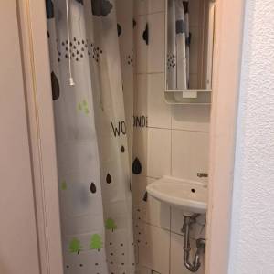 Donji grad, 2-sobni stan 25m2 u prizemlju zgrade, terasa na korištenje