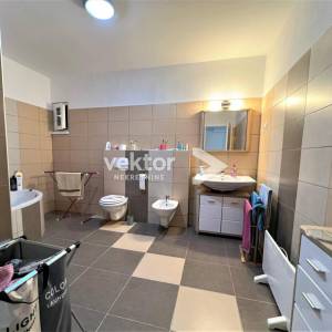 Donji Zamet, etaža 106m2, 3-soban s dnevnim boravkom i okućnicom