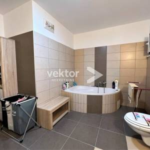 Donji Zamet, etaža 106m2, 3-soban s dnevnim boravkom i okućnicom