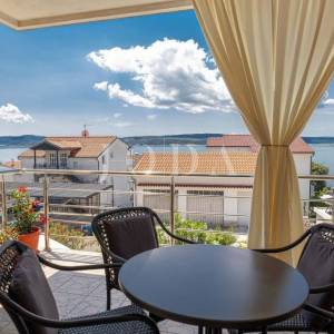 Dramalj-kuca sa 7 apartmana