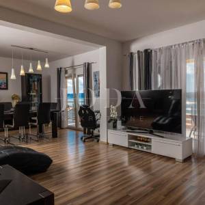 Dramalj-kuca sa 7 apartmana