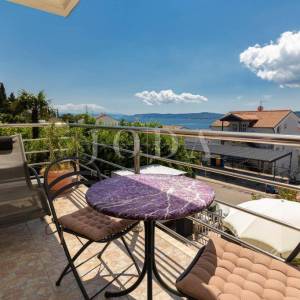 Dramalj-kuca sa 7 apartmana