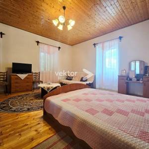 Drivenik – kamena dvojna kuća u centru s velikim potencijalom