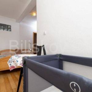 Dugi Rat, Jesenice, prodaja stan 80 m2 + terasa 24 m2