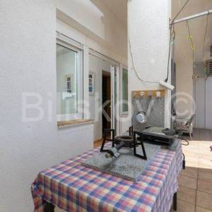 Dugi Rat, Jesenice, prodaja stan 80 m2 + terasa 24 m2