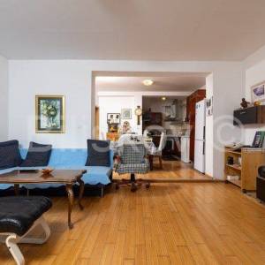 Dugi Rat, Jesenice, prodaja stan 80 m2 + terasa 24 m2