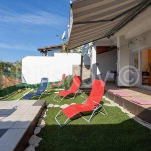 Dugi Rat, Jesenice, prodaja stan 80 m2 + terasa 24 m2