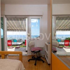Dugi Rat, Jesenice, prodaja stan 80 m2 + terasa 24 m2