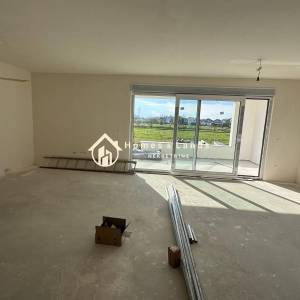 Dugo selo,4-soban stan(S1)140m2 s  prostranim vrtom s 3 strane + 2 PM