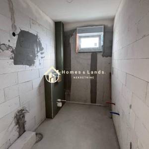 Dugo selo,4-soban stan(S1)140m2 s  prostranim vrtom s 3 strane + 2 PM