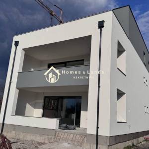 Dugo selo,4-soban stan(S1)140m2 s  prostranim vrtom s 3 strane + 2 PM