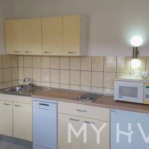 Dva apartmana na prvom katu u Jelsi