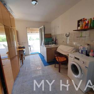 Dva apartmana na prvom katu u Jelsi