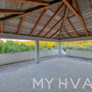 Dva apartmana na prvom katu u Jelsi