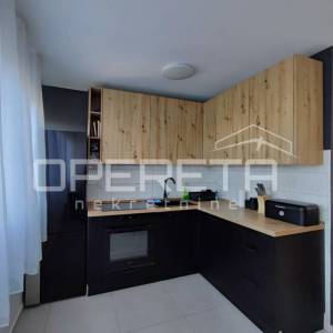 Dvosoban stan 76 m2 na odličnoj lokaciji - Zadar, Voštarnica, 500 m do gradskog 