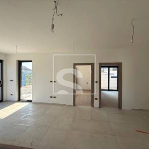 Dvosoban stan, novogradnja, Pješčana uvala - 400m od plaže