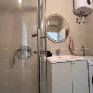 Dvosoban stan s pogledom odmah do mora