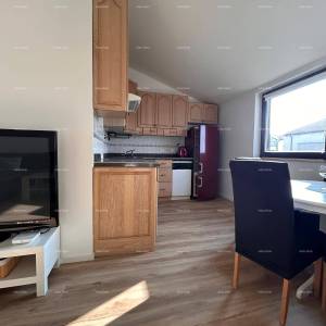 Dvosoban stan s pogledom odmah do mora