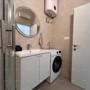 Dvosoban stan s pogledom odmah do mora