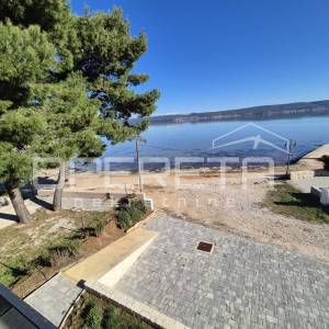 Dvosoban stan u novogradnji, ekskluzivna lokacija, prvi red do mora, Neviđane, 6