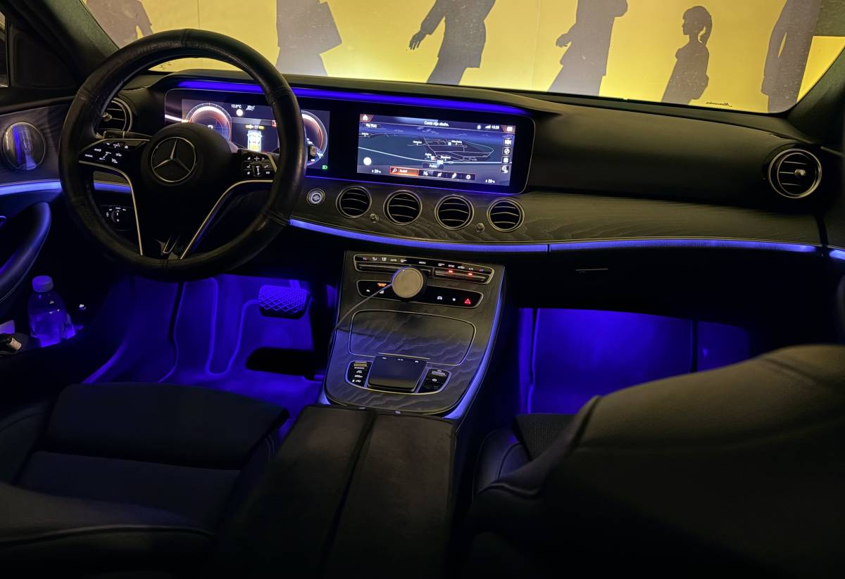 E klasa 220 u top stanju pod garancijom