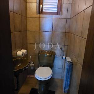 Ekskluzivna kuća u Jadranovu s bazenom, pogledom na more i velikom parcelom